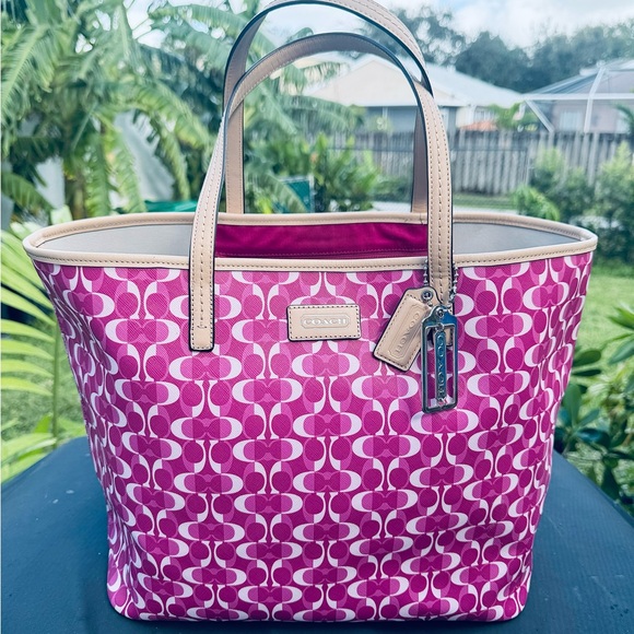 NWT Authentic COACH PRK DREAM C TOTE BAG in Magenta & Tan Incl Dust Bag - Picture 4 of 12